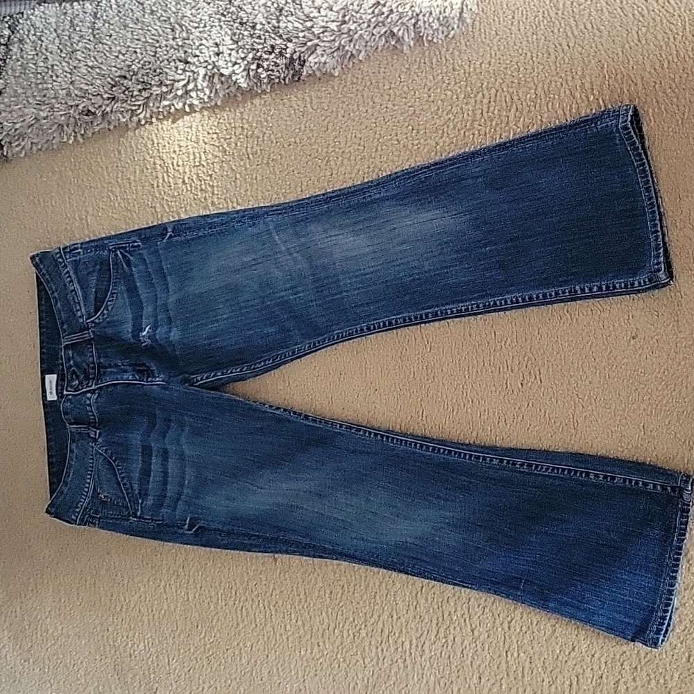 Hudson jeans Sze 30x29  small hole below the pocket with a distrested look